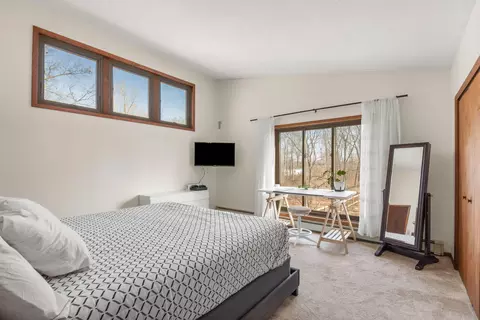 Bedroom - 7149 Bayview Rd, Jackson, MI 49201 photo 5 of 8