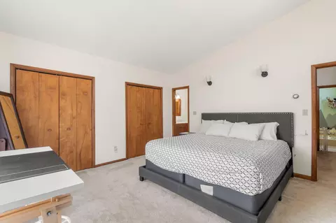 Bedroom - 7149 Bayview Rd, Jackson, MI 49201 photo 8 of 8