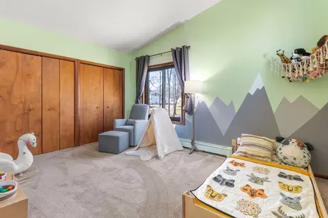 Bedroom - 7149 Bayview Rd, Jackson, MI 49201 photo 3 of 8