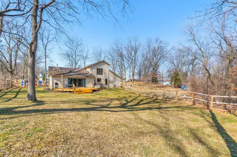 Exterior - 7149 Bayview Rd, Jackson, MI 49201 photo 6 of 10