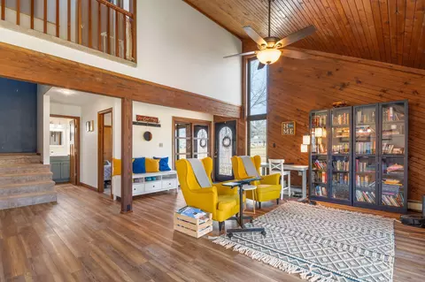 Living - 7149 Bayview Rd, Jackson, MI 49201 photo 1 of 5