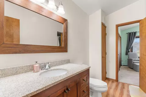 Bath - 7149 Bayview Rd, Jackson, MI 49201 photo 2 of 3