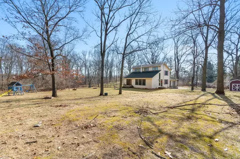 Exterior - 7149 Bayview Rd, Jackson, MI 49201 photo 9 of 10