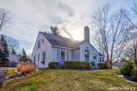 15146 Lakeshore Ave, Grand Haven, MI 49417