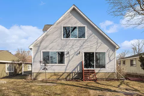 9900 Bluewater Dr, Pinckney, MI 48169