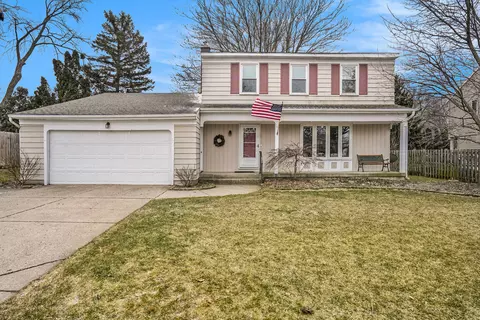 1850 S Norwalk Dr, Grand Rapids, MI 49508