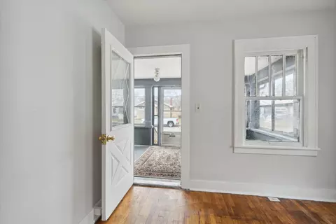Entry Way - 527 St Clair Ave, Jackson, MI 49202 photo 1 of 1