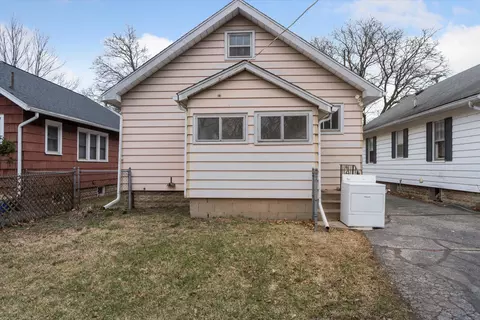 Exterior - 527 St Clair Ave, Jackson, MI 49202 photo 11 of 11