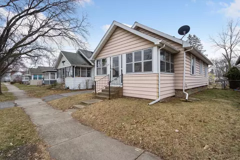 Exterior - 527 St Clair Ave, Jackson, MI 49202 photo 4 of 11