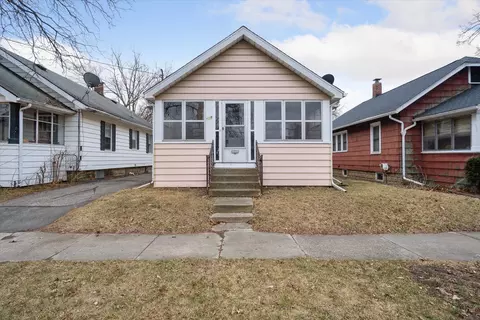 Exterior - 527 St Clair Ave, Jackson, MI 49202 photo 3 of 11