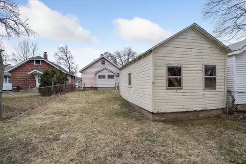 Exterior - 527 St Clair Ave, Jackson, MI 49202 photo 10 of 11
