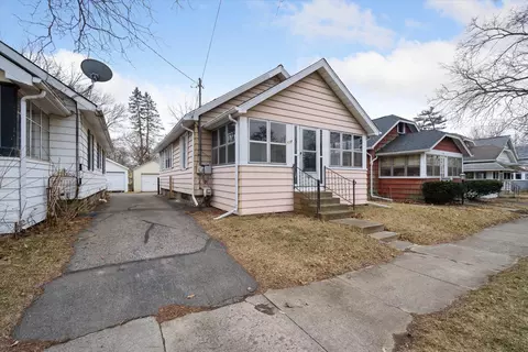 Exterior - 527 St Clair Ave, Jackson, MI 49202 photo 2 of 11