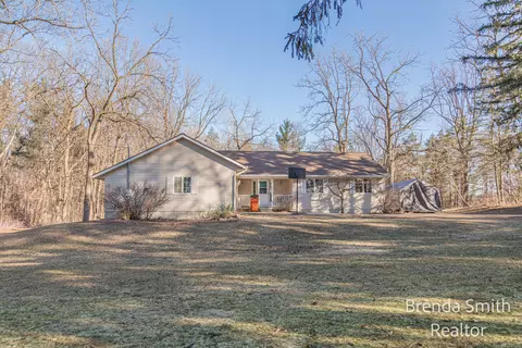 5861 13 Mile Rd NE, Rockford, MI 49341