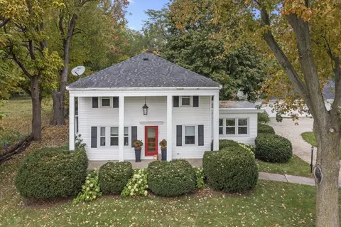 147 52nd St SE, Kentwood, MI 49548