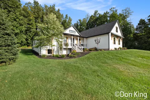2574 Knapp St NE, Grand Rapids, MI 49505