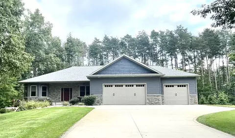 1999 Toscana St, Kalamazoo, MI 49009