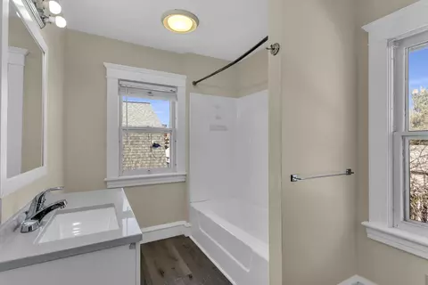 Bath - 1216 Forest Ave, Jackson, MI 49201 photo 2 of 3