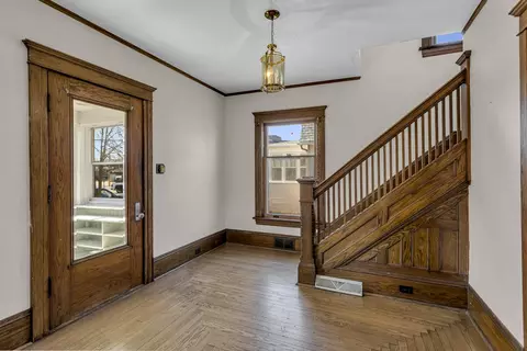 Entry Way - 1216 Forest Ave, Jackson, MI 49201 photo 4 of 4