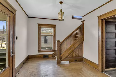 Entry Way - 1216 Forest Ave, Jackson, MI 49201 photo 3 of 4