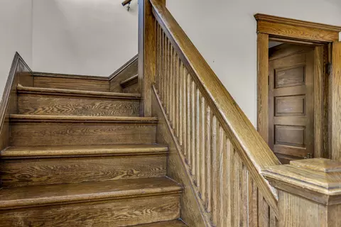 Entry Way - 1216 Forest Ave, Jackson, MI 49201 photo 1 of 4