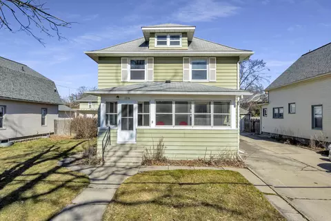1216 Forest Ave, Jackson, MI 49201