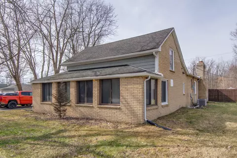 25360 Sumpter Rd, Belleville, MI 48111