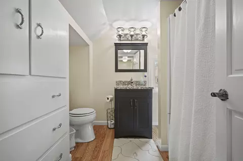 Bath - 509 Morris Dr, Jackson, MI 49201 photo 2 of 3