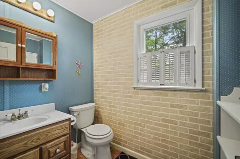 Bath - 509 Morris Dr, Jackson, MI 49201 photo 1 of 3