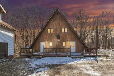 7133 Johnson Rd, Coloma, MI 49038