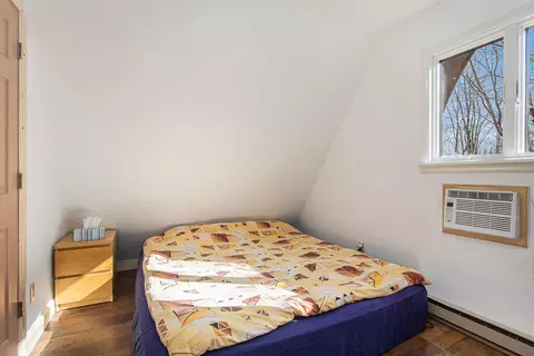 Bedroom - 7133 Johnson Rd, Coloma, MI 49038 photo 3 of 4