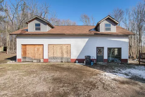Exterior - 7133 Johnson Rd, Coloma, MI 49038 photo 6 of 9