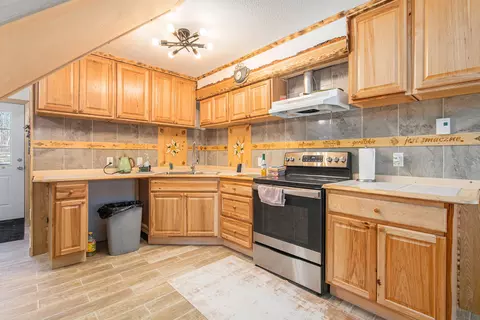 Kitchen - 7133 Johnson Rd, Coloma, MI 49038 photo 1 of 4
