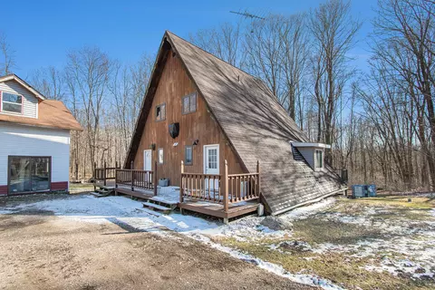 Exterior - 7133 Johnson Rd, Coloma, MI 49038 photo 4 of 9