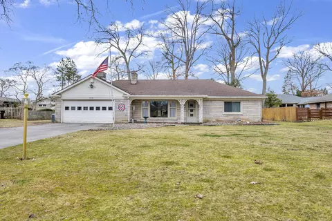 1883 Shoemaker Dr, Jackson, MI 49203
