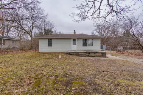 10728 E Holly Rd, Davisburg, MI 48350