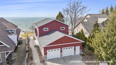 5907 Lakeshore Dr, West Olive, MI 49460
