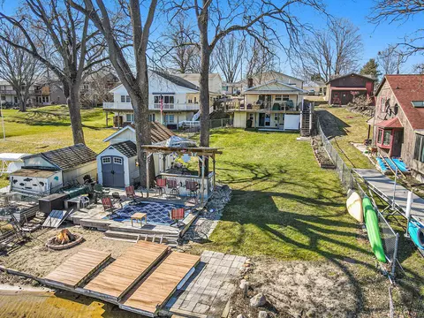 3013 Loehrs Landing Dr, Hastings, MI 49058