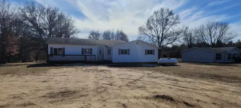 3018 W 1 Mile Rd, White Cloud, MI 49349