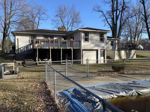 7660 36th St SE, Ada, MI 49301