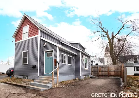 120 Diamond Pl SE, Grand Rapids, MI 49506