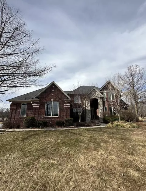 61355 Stonegate Dr, Washington, MI 48094