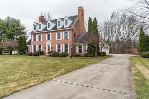 5395 Green Pine Ln, Kalamazoo, MI 49009