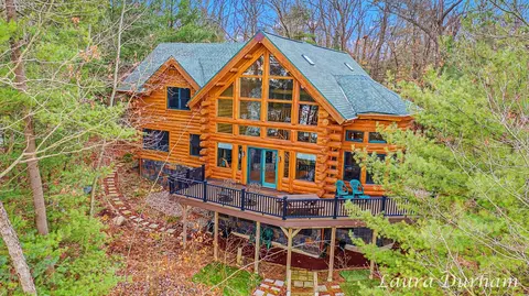 4111 Wildwood Dr, Allegan, MI 49010