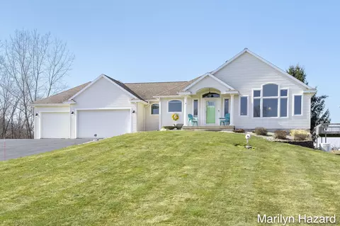 4544 W Shore Dr, Caledonia, MI 49316