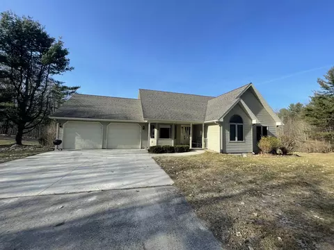 5374 S Vandecar Rd, Mount Pleasant, MI 48858