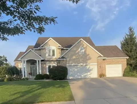 2217 Ashcreek Ct NW, Grand Rapids, MI 49534