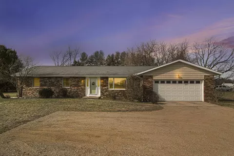 52700 Us-131, Three Rivers, MI 49093