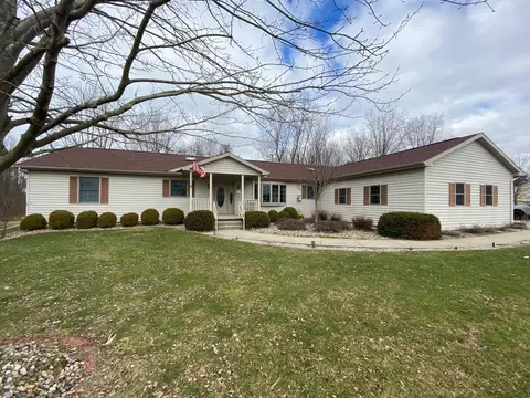 72376 12th Ave, South Haven, MI 49090