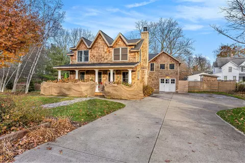 419 St Joseph St, Saugatuck, MI 49453