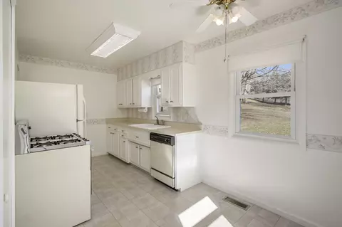 800 Circle Dr, Augusta, MI 49012 photo 8